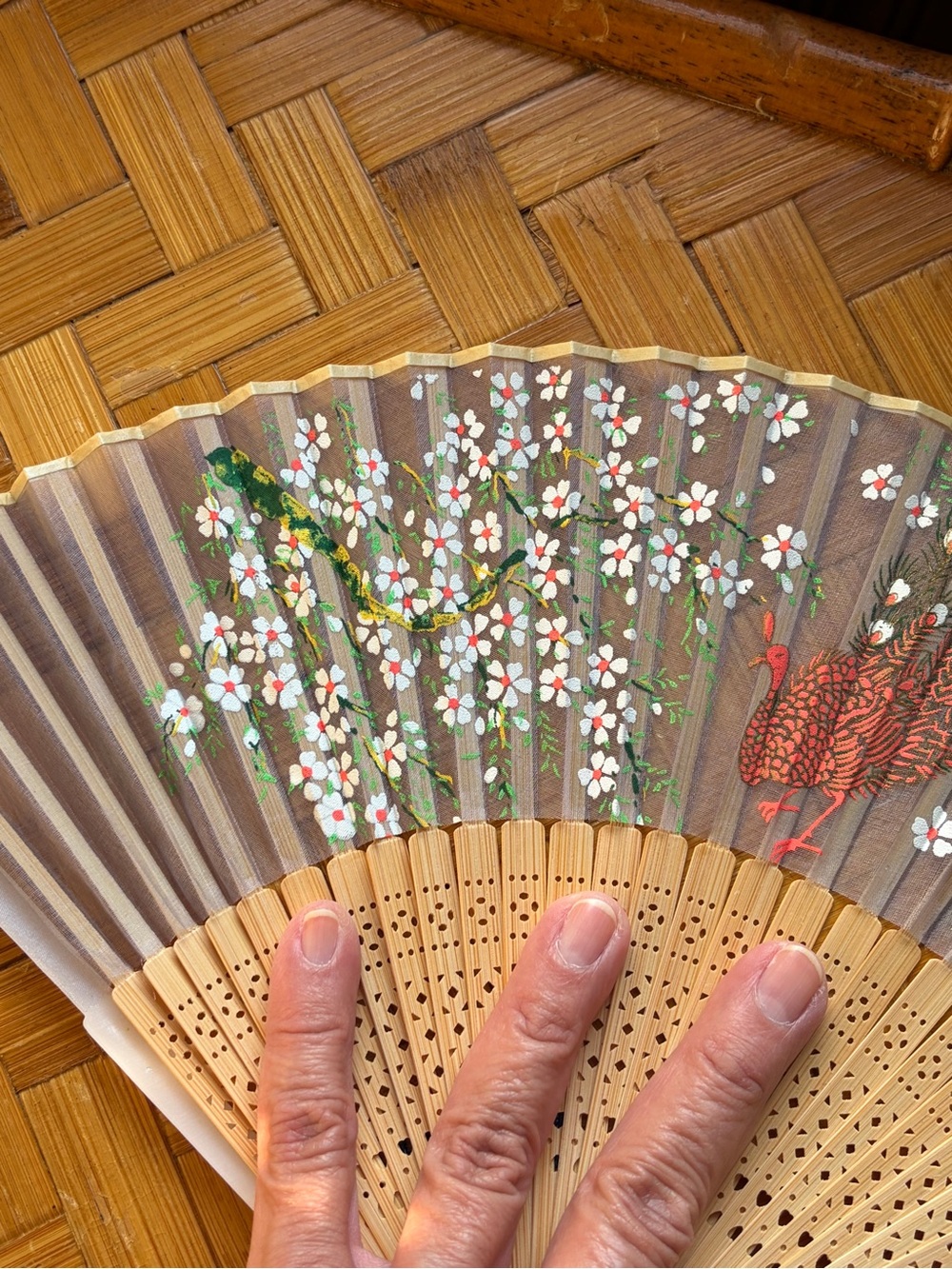 Vintage Asian Hand Fan Lot of 3, 2 carved sandalwood & 1 painted peacock - Picture 10 of 13
